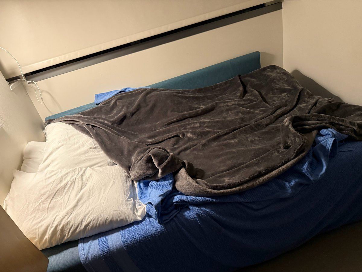 rebeccaperrotto's tweet photo. This is your reminder: it’s still Pediatric Cancer Awareness Month.

To every parent sleeping on a pull-out hospital couch.
To the ones who pushed two chairs together in the ER and called it a bed.
To the ones crying quietly in the shower or the corner so their child doesn’t hear.
To the ones running on endless coffee and complete emotional exhaustion.
I still see you.
The scars from that chapter don’t fade. They just become part of who you are.
You are not invisible. 
You are not alone. 💛🎗️