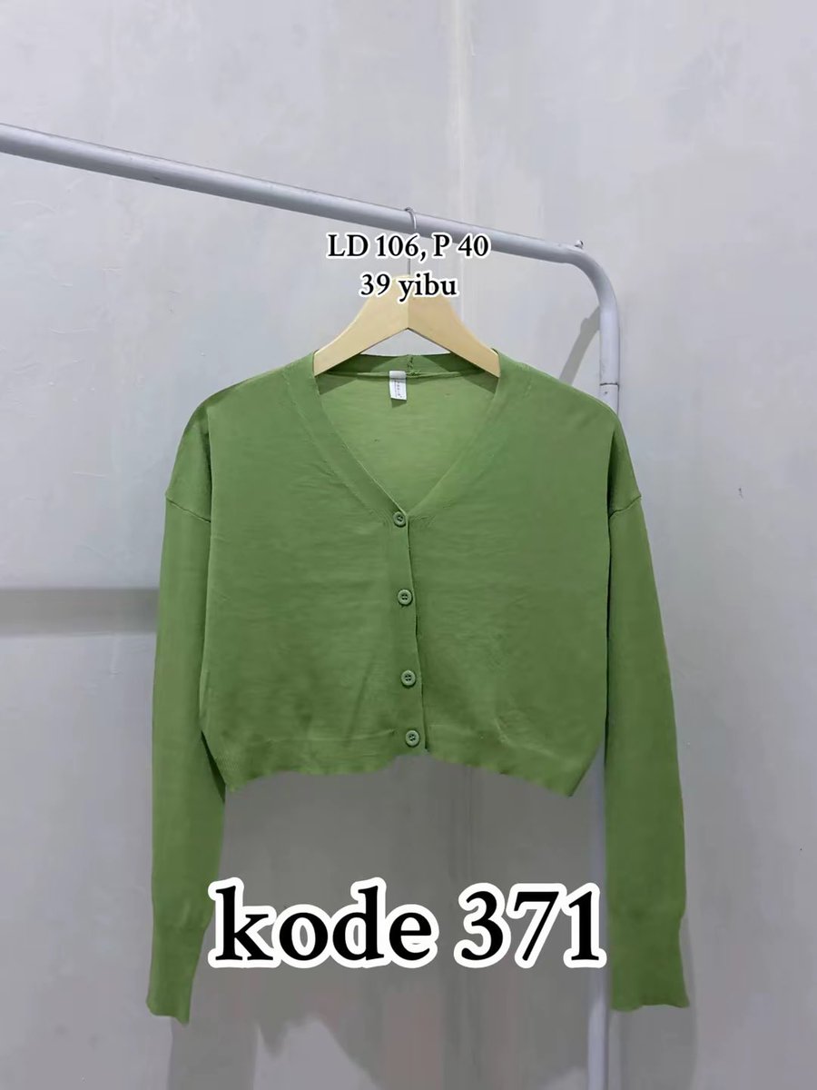 intankps_ps's tweet photo. cardigan avoda matcha crop. bahan adem kutub. detail dan size tertera. available oren🍊
(barang sold akan dihapus) https://t.co/ZD2H7iirSU