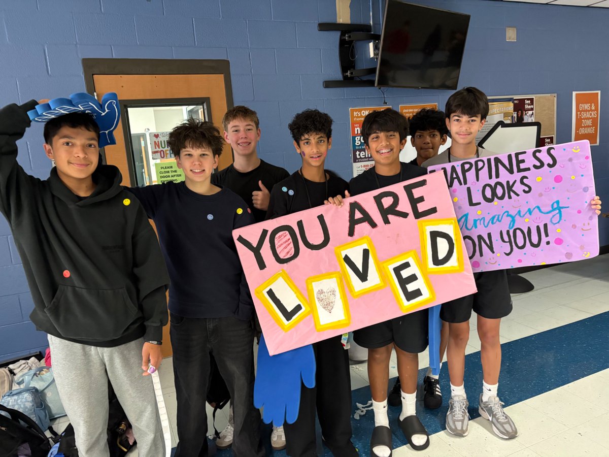 FCMSBobcats's tweet photo. Welcome to Hello Week at First Colony Middle School!

#Makeyourmark #TheBobcatway #Sandyhookpromise https://t.co/CT7NKPJLu6