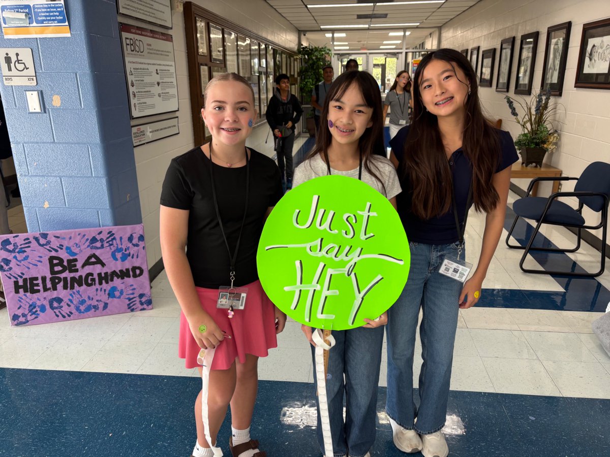 FCMSBobcats's tweet photo. Welcome to Hello Week at First Colony Middle School!

#Makeyourmark #TheBobcatway #Sandyhookpromise https://t.co/CT7NKPJLu6