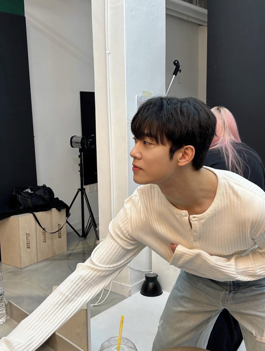 letsgofora_'s tweet photo. 술 한잔 햇고요 어떤 가나디가 보고싶습네다… https://t.co/vl2ZAfsKBP