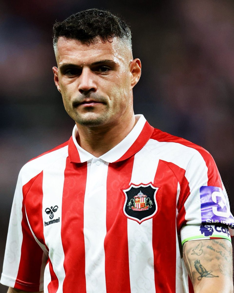 DataFutebol's tweet photo. ESCÂNDALO! 🚨🇨🇭

Granit Xhaka admitiu que ele FALSIFICOU O COMPROVANTE de VACINAÇÃO CONTRA A COVID-19 e se DESCULPOU.

Ele foi EXCLUÍDO da convocação da Suíça para essa data-fifa! 😳 https://t.co/jyifjJv6Sm