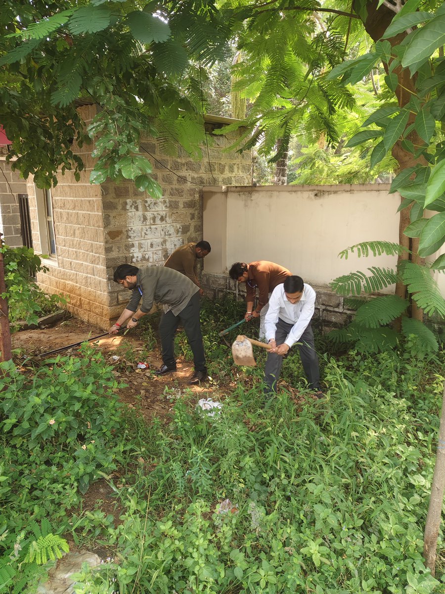 OfficerC1869's tweet photo. Swachhata Hi Seva 2026 – Day 03 activity at IGMRI, FS, Hyderabad.

A cleanliness and transformation drive was conducted at the identified CTU in Rajendranagar, Hyderabad.
The activity focused on waste removal and improvement of the surrounding area. @fooddeptgoi @igmrihapur https://t.co/6nJpfxHKp8