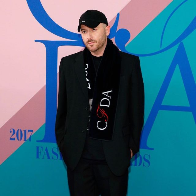 alpineclub_esp's tweet photo. El diseñador Demna Gvasalia diseñará los trajes de carrera de Pierre Gasly y Franco Colapinto para Gucci.  

También participará en el diseño (livery) del Alpine A527. https://t.co/JLgJCBRe3p