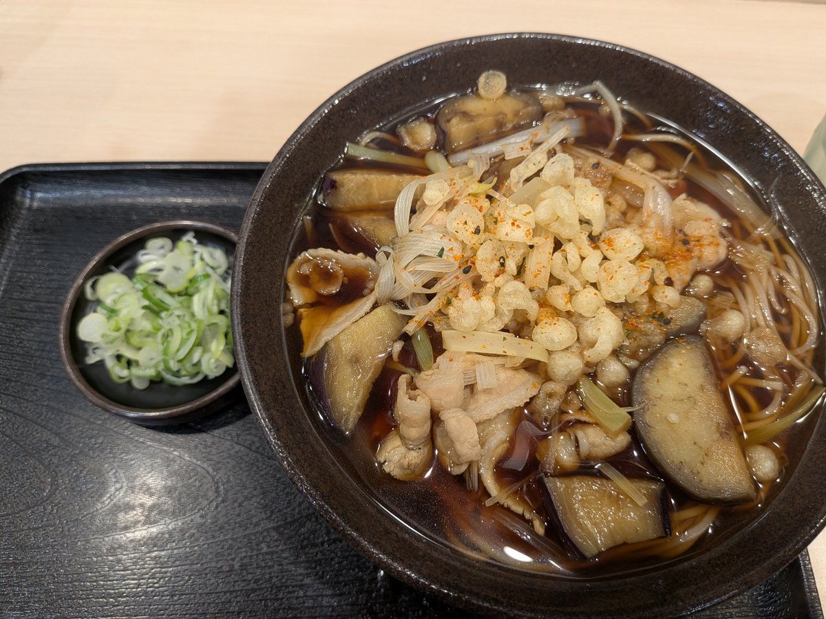 hayato971's tweet photo. お酒呑んで
家が大丈夫だったから勝利のお蕎麦😸
これが正義なのです https://t.co/jtQIQTLN9x