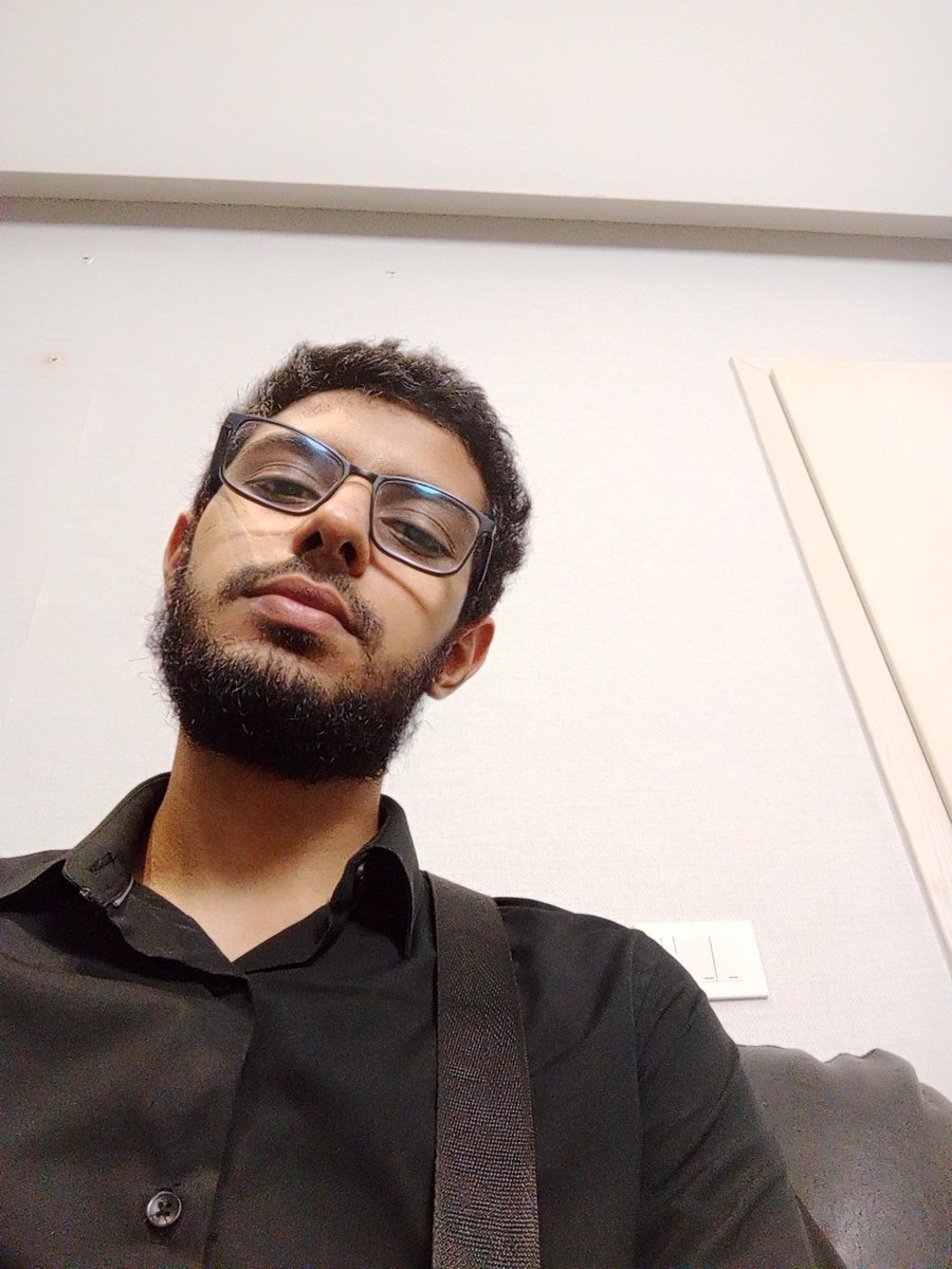 OmarNaru1110's tweet photo. روحت انترفيو النهاردة 
انا كنت مفكر الشركة بتكون مبنى كبير وواسع بس طلعت شقة صغيرة.. حتى خبطت ع باب الشركة وكنت خايف اتخطف والله https://t.co/SJW2anEMDc
