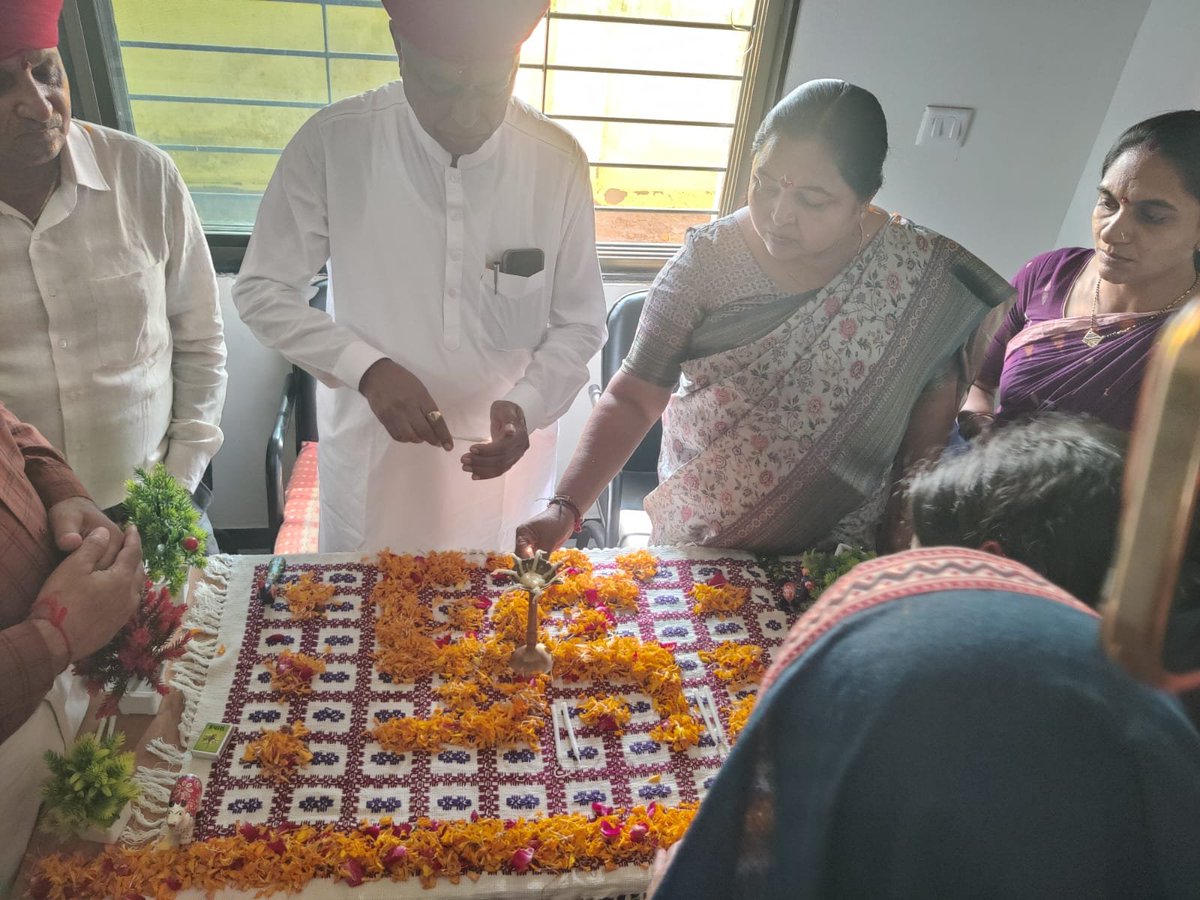 SBCC_AAMJAMBUDI's tweet photo. આજરોજ 21/09/2026 ના રોજ આયુષ્માન આરોગ્ય મંદિર જાંબુડી ખાતે ઉદ્ઘાટન સમારોહ ઉજવવામાં આવ્યો. જેમાં માન. સાંસદ સભ્યશ્રી લોકસભા સાબરકાંઠા અરવલ્લી શોભનાબેન બારૈયા, માન. ધારાસભ્ય શ્રી વિ.ડી ઝાલા સાબરકાંઠા, આરોગ્ય સમિતિ ચેરમેન , તાલુકા પંચાયત પ્રમુખ તથા ગામના સરપંચ દ્વારા ઉજવવામાં આવ્યો. https://t.co/IfZhQ2kFF2