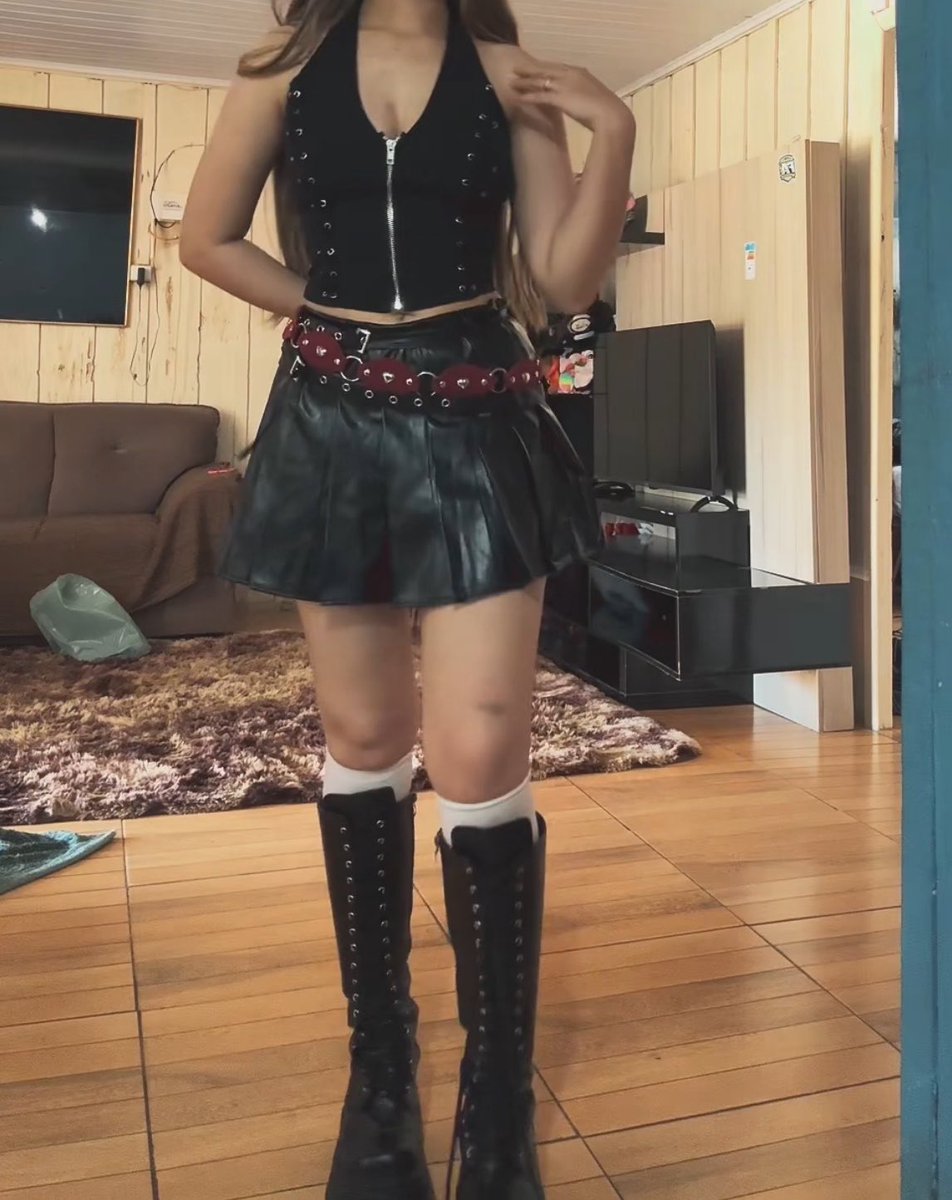MINxJOY_'s tweet photo. Alguém me dá dicas de como melhorar esse look? Eu to odiando 💔 

#army #BTS_WORLDTOUR_ARİRANG https://t.co/QhqsLPvC9M