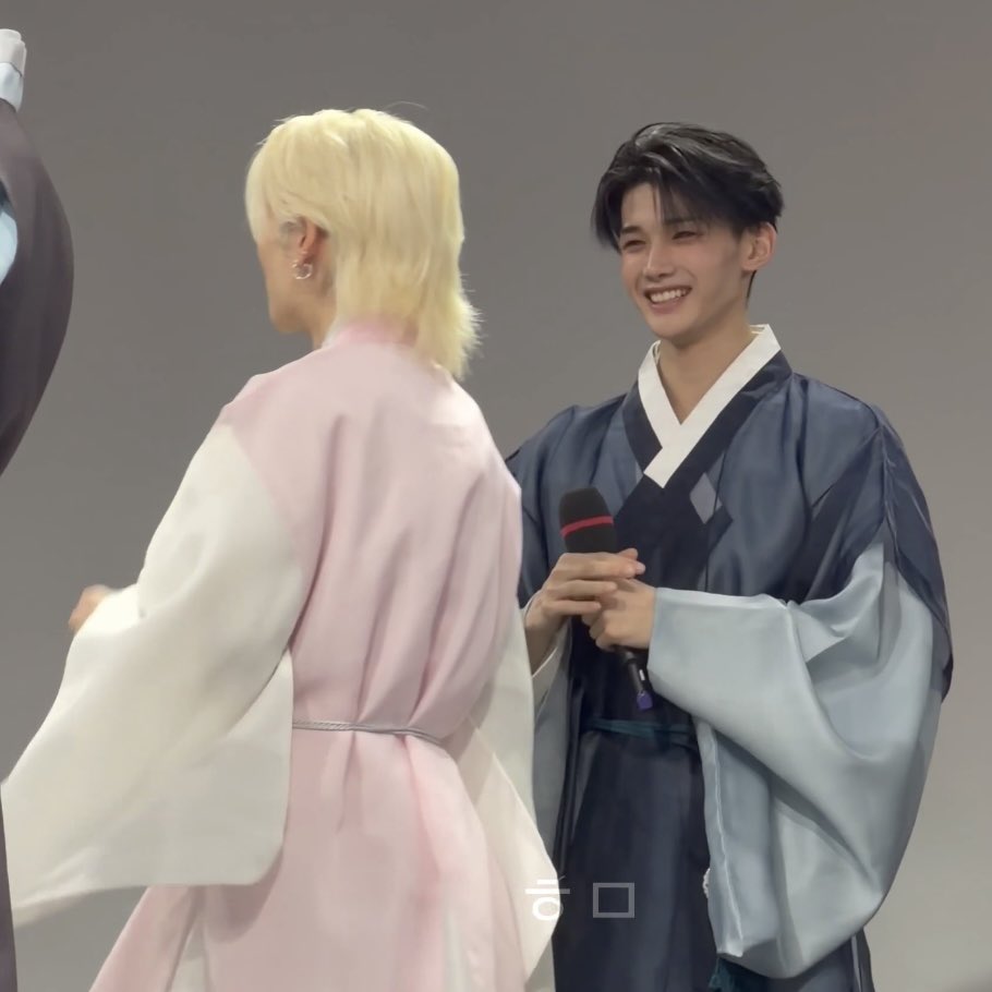 notemune_neri's tweet photo. 연상이 너무 귀여워서 연하가 이만큼 웃었다고???? https://t.co/YyeNwS7P0C