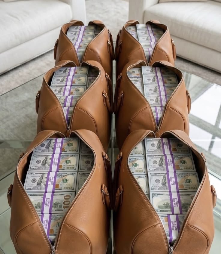 Moniflexera1's tweet photo. Pick your own bag right now it is your own bundle of money 💰💰💰 https://t.co/56uVEyQWS4
