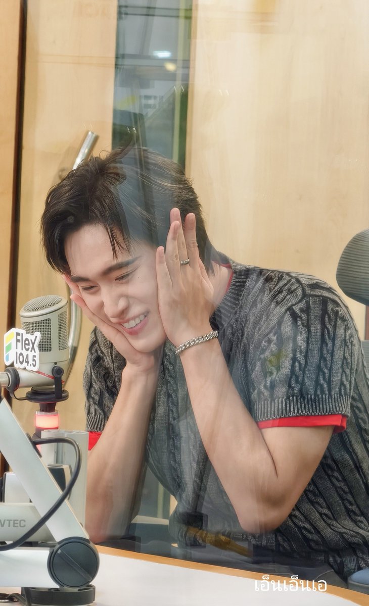 twentynine35's tweet photo. น่ารักม่กกกกกกกก 💓

GEMINI PROMOTE FRAGILE SONG
#GeminiFragile_Presstour
#Flex1045xGEMINI_Fragile https://t.co/xbjat9Y0Zr
