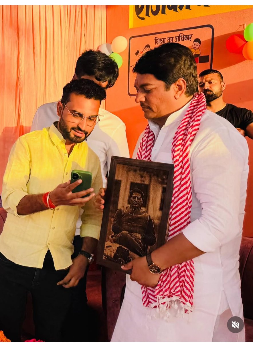 NareshPuri2054's tweet photo. बड़े भाई और प्रिय मित्र श्री सचिन सैनी जी को डूंडलोद (नवलगढ़) नगर पालिका अध्यक्ष बनने पर हार्दिक बधाई और शुभकामनाएं 💐💐 @AvinashGehlot_ @vishalparthbjp @BJP4Rajasthan https://t.co/yZC7gvl1RE