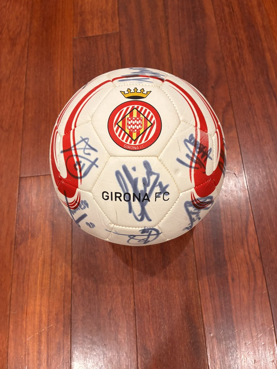 bl0hg's tweet photo. @Soccershiritai これです。当時はサッカー詳しくなかったけど、選手が普通に近所のバルで飲んでたりして、良い街でした。言葉を選ばずに言うと、当時はあんま強くなかったからかも？ https://t.co/w06h8SI9S7