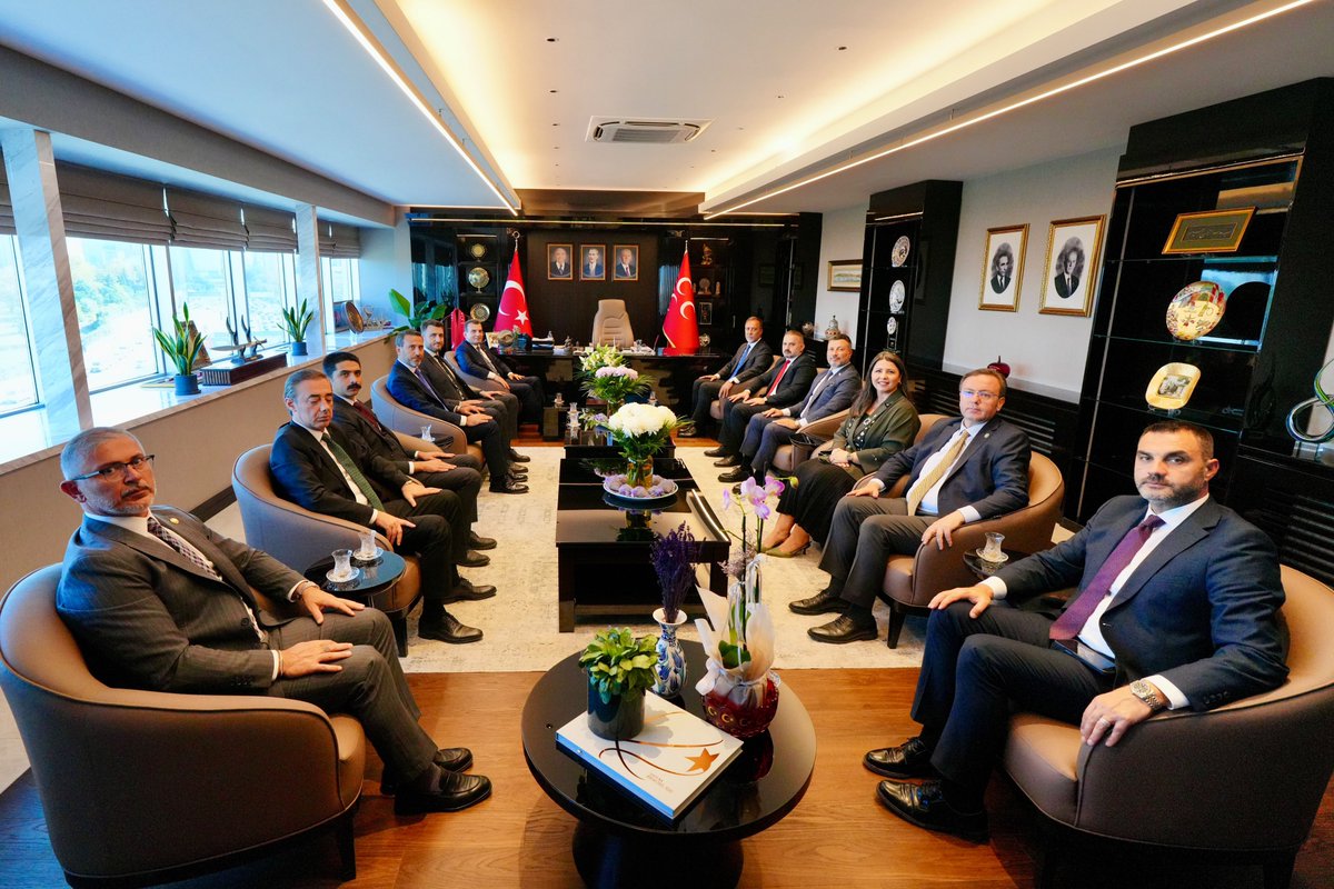 BBvolkanyilmaz's tweet photo. Büyük Birlik Partisi İstanbul İl Başkanı Sn. Sultan Selim Şimşek ve heyetine ziyaretlerinden dolayı teşekkür ediyorum. https://t.co/PpmtkdMaUR