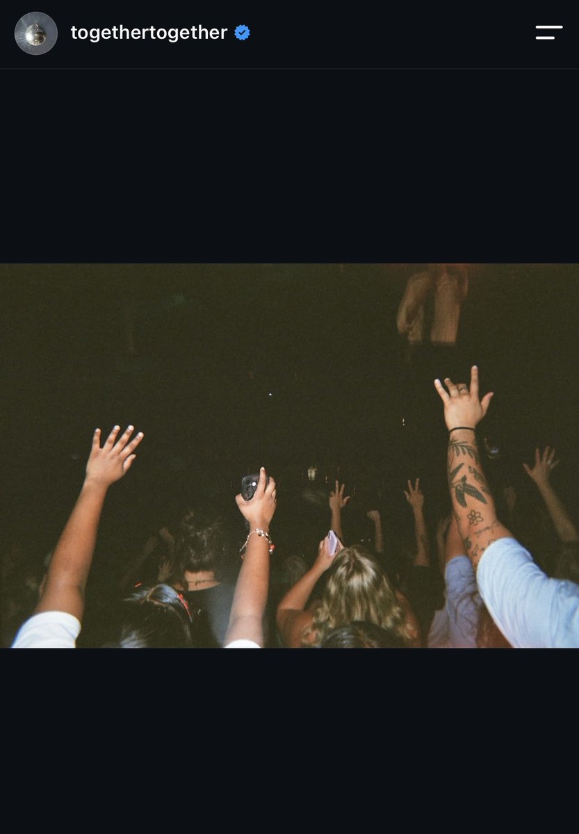 supposedlysab's tweet photo. DJs don’t dance no more but photographers certainly do

thank you @HSHQ 💕 https://t.co/H12u9UdJek