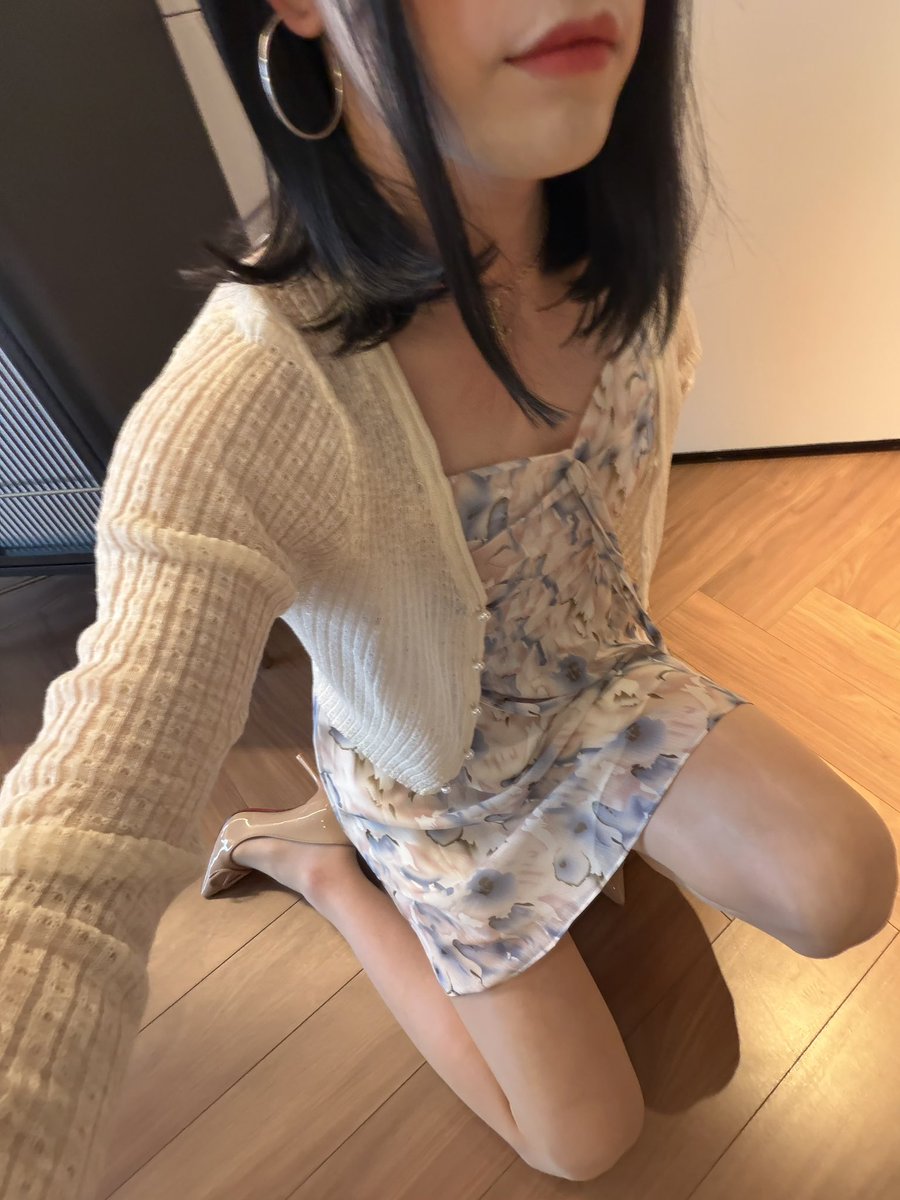 rabbit8035's tweet photo. 为什么账号突然被冻结啊，烦死啦，什么也没发，到底x处罚的逻辑是什么？烦死啦 #武汉伪娘 #男娘 #伪娘 #CD #肉丝 #高跟丝袜 https://t.co/ZtfouhzsoW