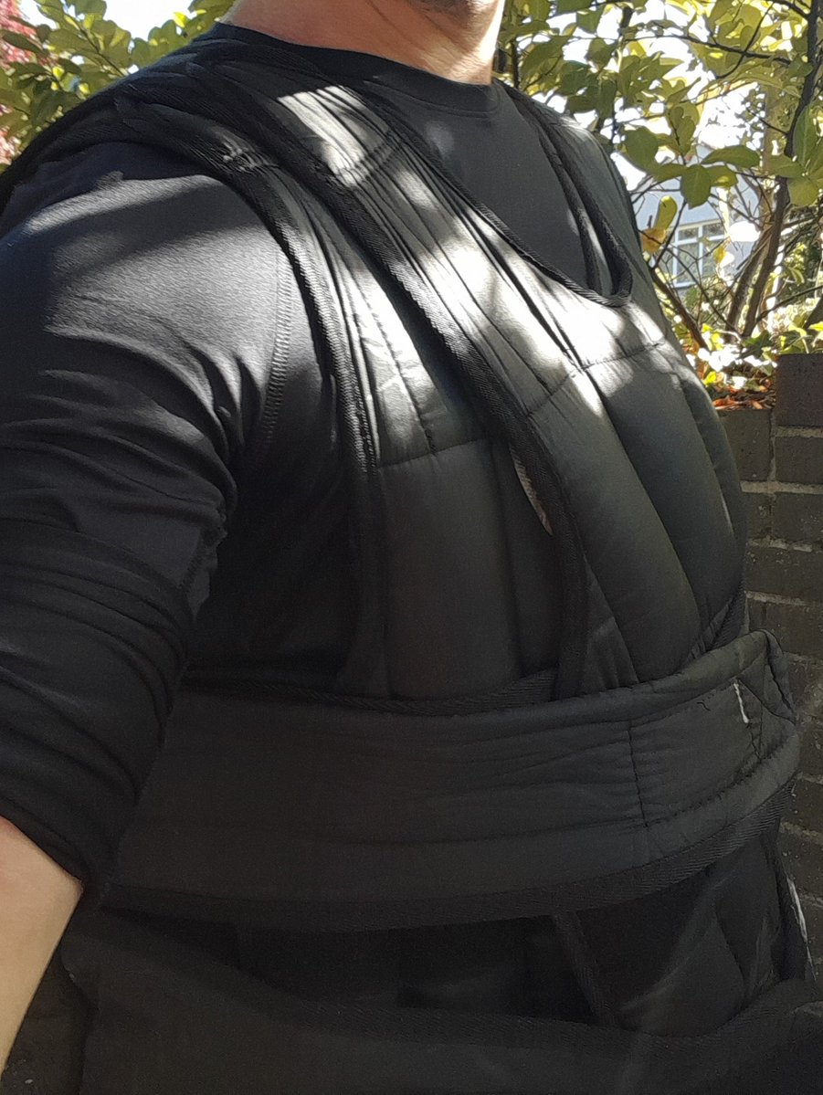 Beech_Fit's tweet photo. 10K steps = Good

10k steps with a weighted vest = Champ

10k steps with 2 weighted vests =King https://t.co/6Onp6jn6u7