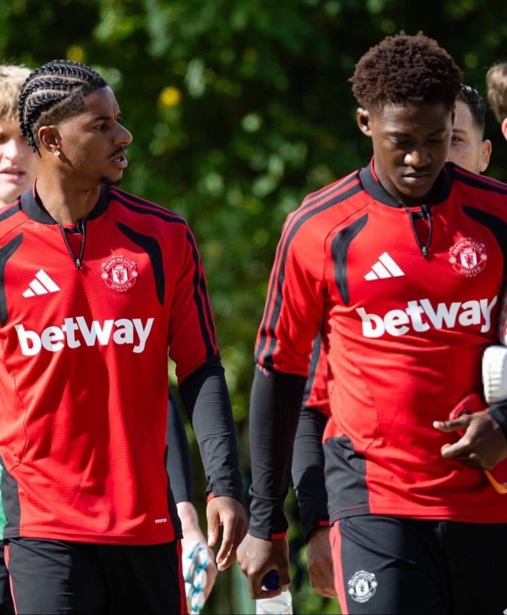 mufcMPB's tweet photo. 🚨 OFFICIAL:

Kobbie Mainoo and Marcus Rashford have WITHDRAWN from England international duty. Karl Darlow has withdrawn from the Wales squad. #MUFC [MU] https://t.co/kniVkZaGHY