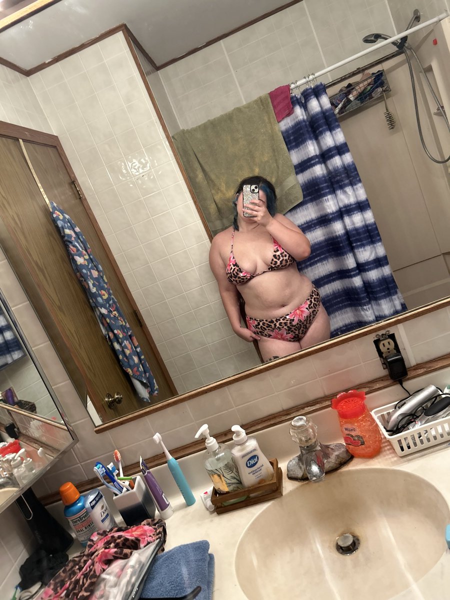 Valkyrieexoxo's tweet photo. Follow and dm for pictures or videos starting at 5$ https://t.co/YaQoSO52lG