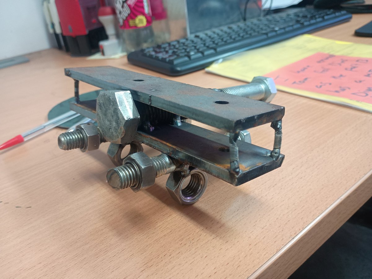 Sage67517539's tweet photo. Made a biplane pen holder out of scrap for my desk
#metalart https://t.co/YKgRO9l7FR