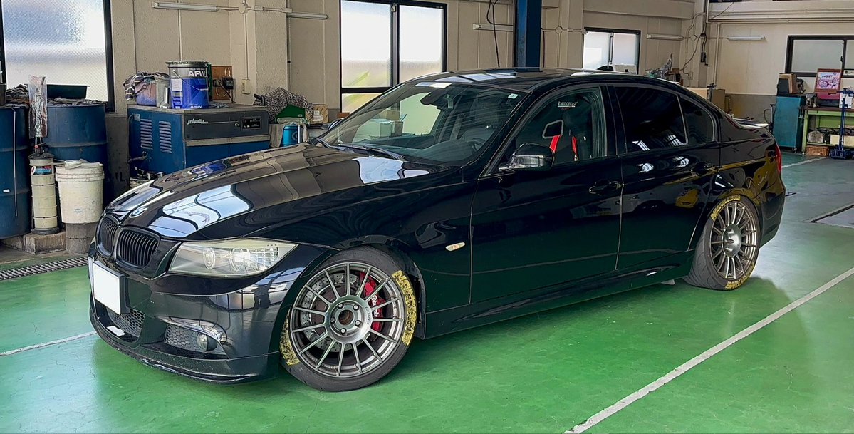 33Z12's tweet photo. E90 328i 2009 α-N
N52とN62TPSのPOT電圧乖離の調整が厳しかったので、思い切って完全スロットルレス+エアフロレスの状態→Alpha-N制御+MAP・IAT補正へ変更です
E46 M3CSLと近似の制御方法を採用しました
投稿主が普通じゃ面白くないよなぁという気持ちとスロットルの🚁ランプをもう見たくない為です😠 https://t.co/dMhs9pWqV7