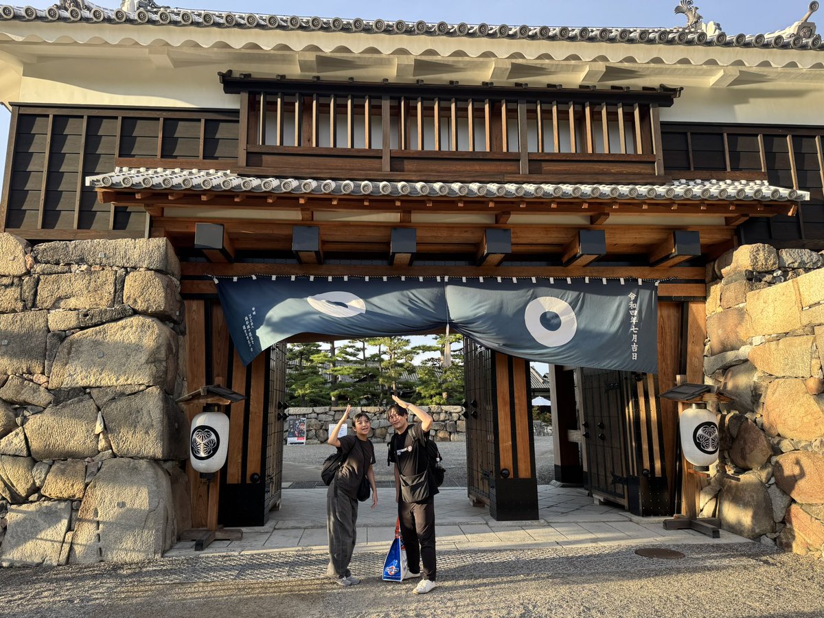 narui_hina's tweet photo. さらば宇宙人！
初めてのインプロ、ありがとうございました！
大変素敵な建物。
そして、ずっと一緒だったよ、葉山さん🙏

楽しかったカブフェス！嬉しいことたっぷり、幸せでした！！！！また行くぞ！香川！ https://t.co/FCarxrFlSE