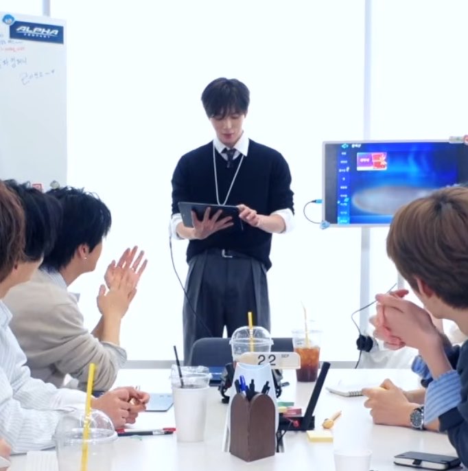 junchacc0's tweet photo. jung daeri                                  jjun daeri https://t.co/gHu70Jq3ro