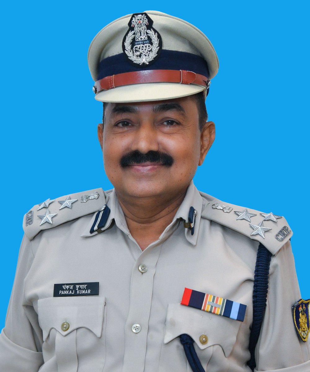 crpfindia's tweet photo. DG, CRPF, Shri @gpsinghips, along with senior officials, accorded a memorable farewell to Shri Pankaj Kumar, DIG, Bihar Sector, at Force HQ, marking the completion of his 33 years of distinguished service to the Force.

Shri Pankaj Kumar joined the CRPF in 1993 as an Assistant Commandant of the 24th batch of Directly Appointed Gazetted Officers (DAGOs) and served the Force with unwavering courage, dedication and commitment.

During his illustrious career, he served in various parts of the country in diverse capacities. One of his notable assignments was  in Jharkhand Sector, where he played a significant role in containing Maoist violence. 

In recognition of his praiseworthy service he was awarded Police Medal for Meritorious Service, DG commendation disc and certificate on multiple occasions.

CRPF honours his distinguished service, unwavering dedication and valuable contribution to the Force and the Nation, and extends him sincere wishes for good health, happiness and continued fulfilment in the journey ahead.

#NationFirst
#Vandematram150
#MissionNaxalMuktBharat2026
@gpsinghips
@crpf_j
@CentralZoneCrpf
@northeast_zone
@southzone_hyd
