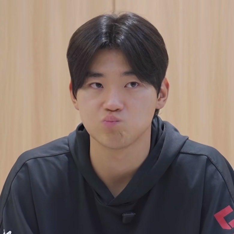 babykangchoi's tweet photo. 세살버릇 스물넷까지간다고 https://t.co/6mU9senG5x