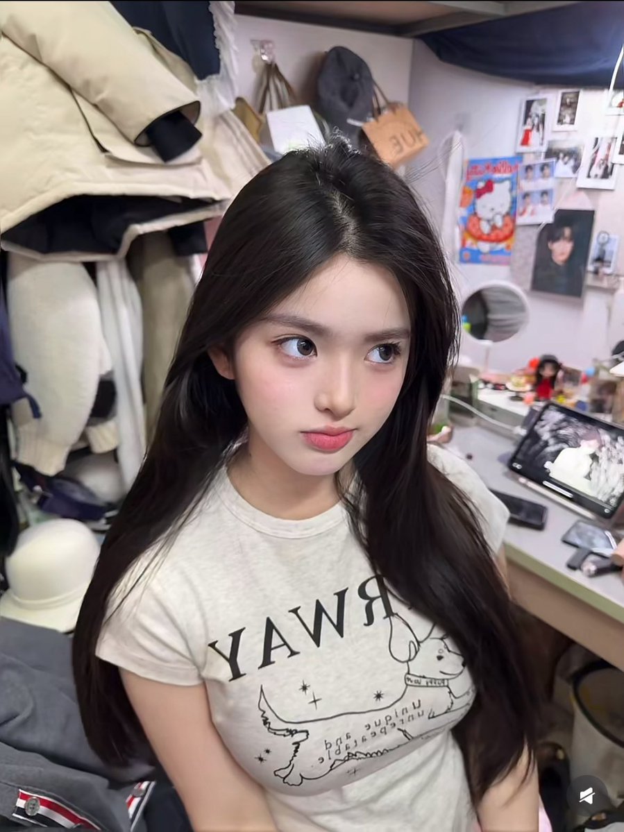 DelilahNwf's tweet photo. 新人刚玩x  

想发点照片  有人锐评女大福照吗  

直接给不墨迹  发完我要删了….. https://t.co/BbHHnvgCxP