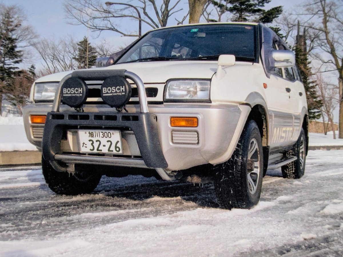 oinusama505's tweet photo. 昨日、旧車のイベントで、かつての愛車「ミストラル」のカタログを購入しました。欧州企画、スペイン生産、日本へ逆輸入された異色なクルマです。

私の愛車はスタンダードにはないホワイト。限定1000台と聞いたことがありますが、中古で買ったので本当のところは定かではありません。 https://t.co/3H3sioxrwR