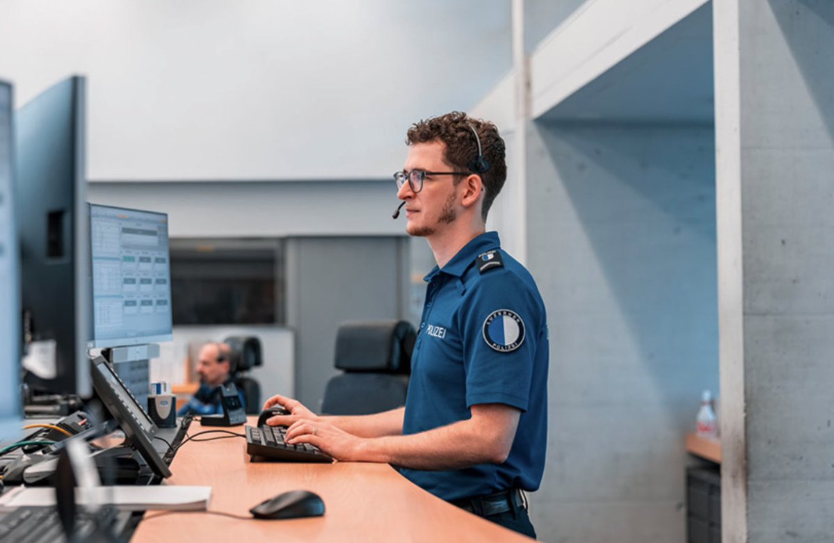 AVSGroupAG's tweet photo. We create clever #grid #soc #occ #mcc #controlroom workplaces with avs #intellicontrol & #intelliscreen #askus solutions #SmartCity #cybersecurity #futureworkspace #monitoring #Military #traffic #grid #collaboration #ILS #ergonomie #design #AVpro #cyber #KI #Police LU https://t.co/SRWMJMga29