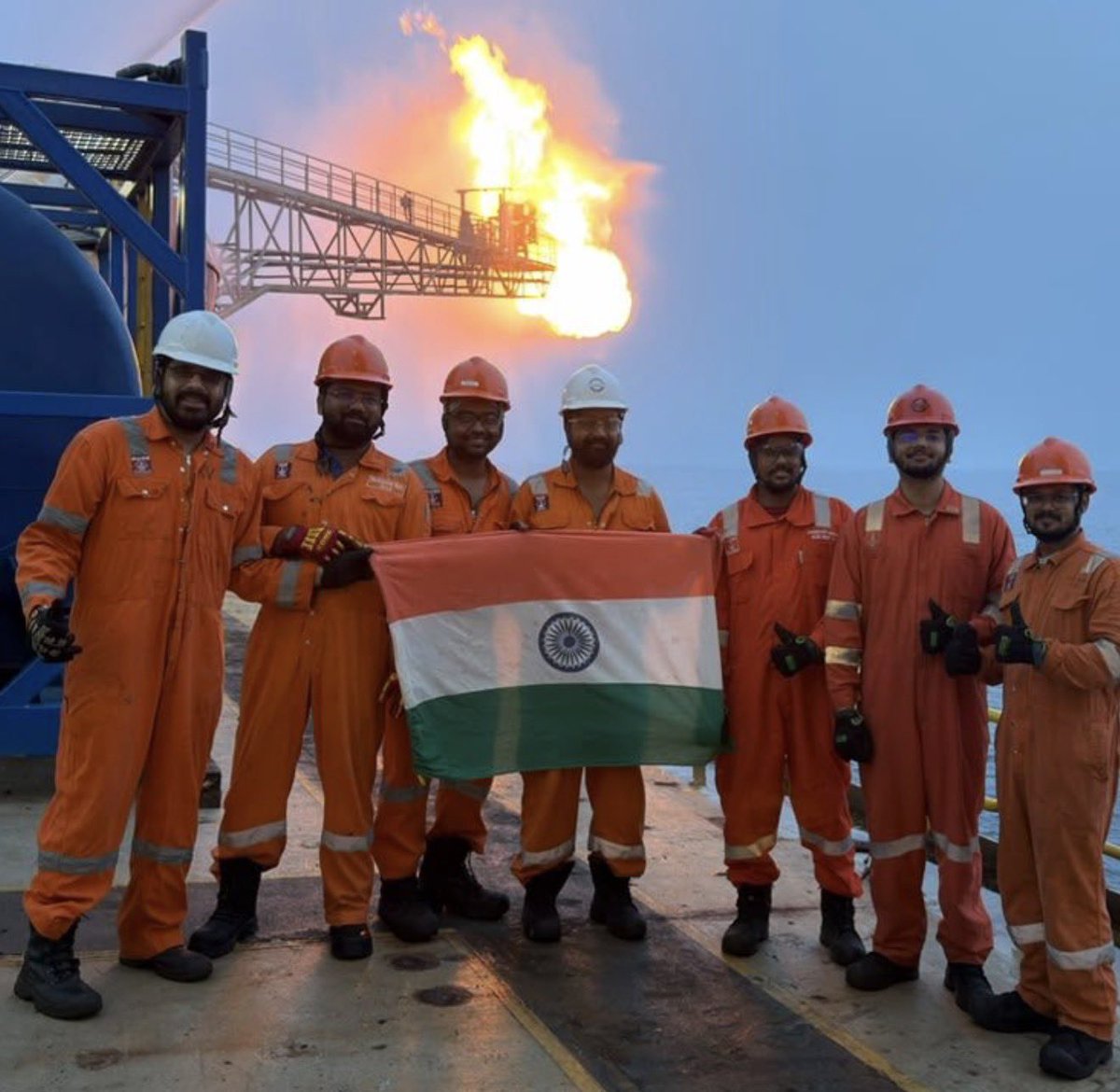 manas_muduli's tweet photo. 🚨 Big development off Odisha coast!

ONGC has struck gas in the Mahanadi Deepwater Basin, around 43 km off Konark.

The well was drilled to a target depth of 1,623 metres and has been flowing gas with encouraging flow and reservoir pressure for the last 3 days.

Its proximity to the coast offers potential for early monetisation, subject to further appraisal and commercial evaluation.

A significant development for Odisha’s offshore energy potential.