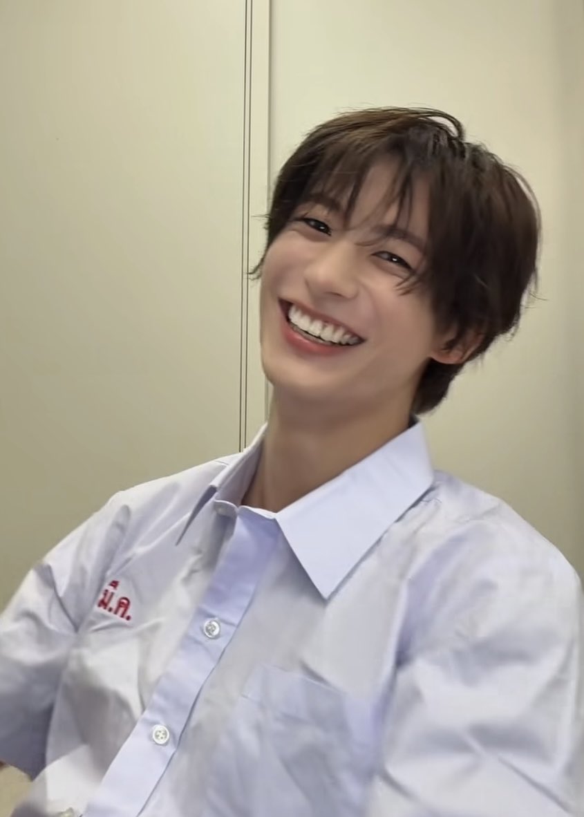 mepuppieyou's tweet photo. บ้อกแบ้ก สุดหล่อ ยิ้มหวาน หาแบบนี้ได้จากโรงเรียนไหน y-y https://t.co/hsFUsc8qQm