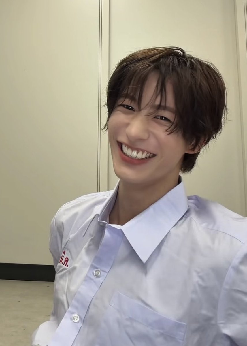 mepuppieyou's tweet photo. บ้อกแบ้ก สุดหล่อ ยิ้มหวาน หาแบบนี้ได้จากโรงเรียนไหน y-y https://t.co/hsFUsc8qQm