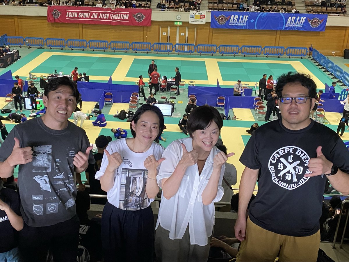 ChibiSanta's tweet photo. 柔術を始めたときは
首抜き後転もできなかったけど…
公式戦3戦目で初勝利を挙げることができました！柔術は40代からでもできるよ〜✨いい汗かいてご飯が美味しくなるよ〜〜かけがえのない仲間もできるよ〜〜〜

引き続き練習頑張る😤 https://t.co/1dG2UYl6P3