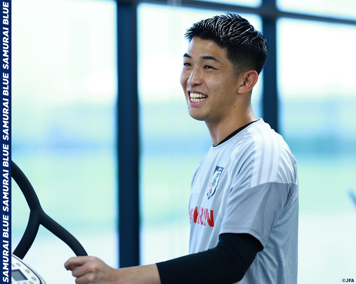 jfa_samuraiblue's tweet photo. 🔹𝗦𝗔𝗠𝗨𝗥𝗔𝗜 𝗕𝗟𝗨𝗘🔹

活動初日は室内でトレーニングを行いました💪

#サッカー日本代表 https://t.co/B5LHUKu15t