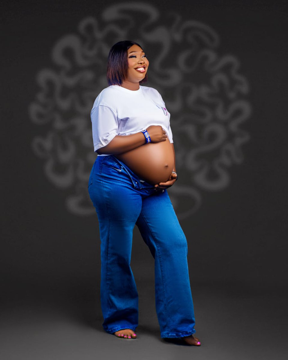 ThedrawQueen's tweet photo. After 6 years of waiting on the Lord, He finally showed up for my sister.
Ah God you do this one for us ooo 😭😭😭😭😭😭😭😭 😭 😭 😭 😭 
What God cannot do does not exist!
Guys my cute oyibo Nephew is here💃💃💃💃💃💃💃💃💃💃💃💃💃 https://t.co/6ciWV2xo0G