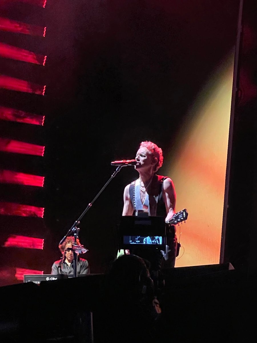 gabovazquezg's tweet photo. Hace dos años, el #mementomori de #depechemode en el #forosol...
@depechemode
#davegahan #martinLgore https://t.co/SWjJ7micYp