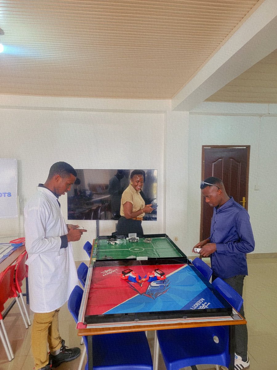 creativity_rw's tweet photo. From questions to practical ideas! 💡
Today, we welcomed teachers from Kigali Christian School for an engaging session on bringing hands on learning into the classroom. They asked, explored, and shared ideas on how to turn learning into doing and it was a success! https://t.co/ex7MyfIVvE
