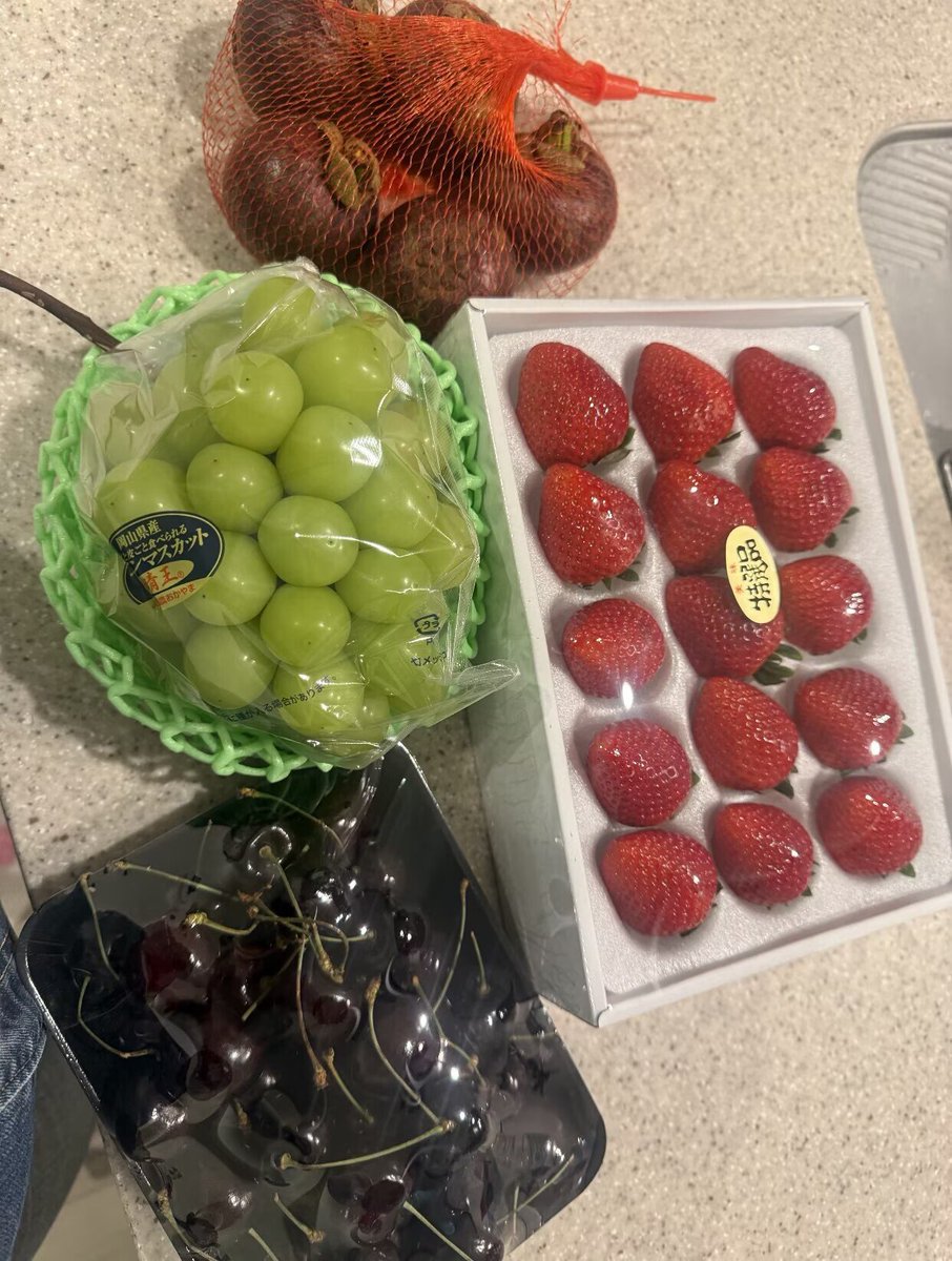 mrsy_3425's tweet photo. 好きなフルーツをたくさん買い込みました🍓📷 ✨ https://t.co/5gPebWnflk