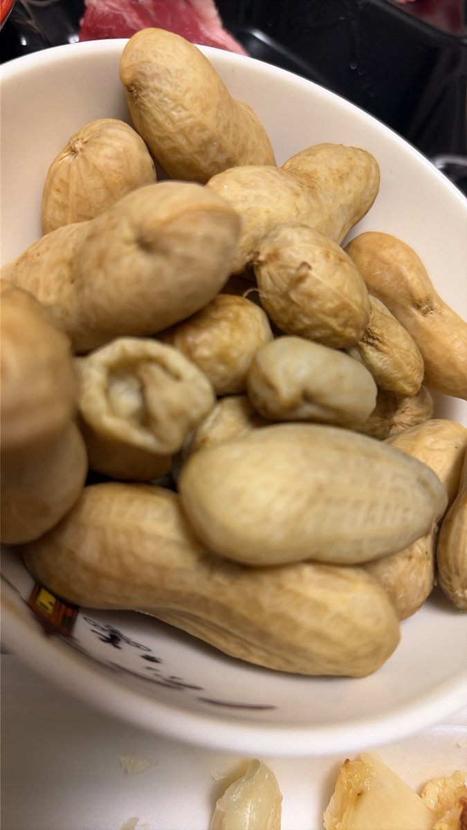 nw_cva's tweet photo. おうち時間

焼肉に生落花生！

美味がすぐ満腹笑
イカとにんにくも焼いたが肉は2人で350g笑
安上がり https://t.co/T8OJh2IXEU