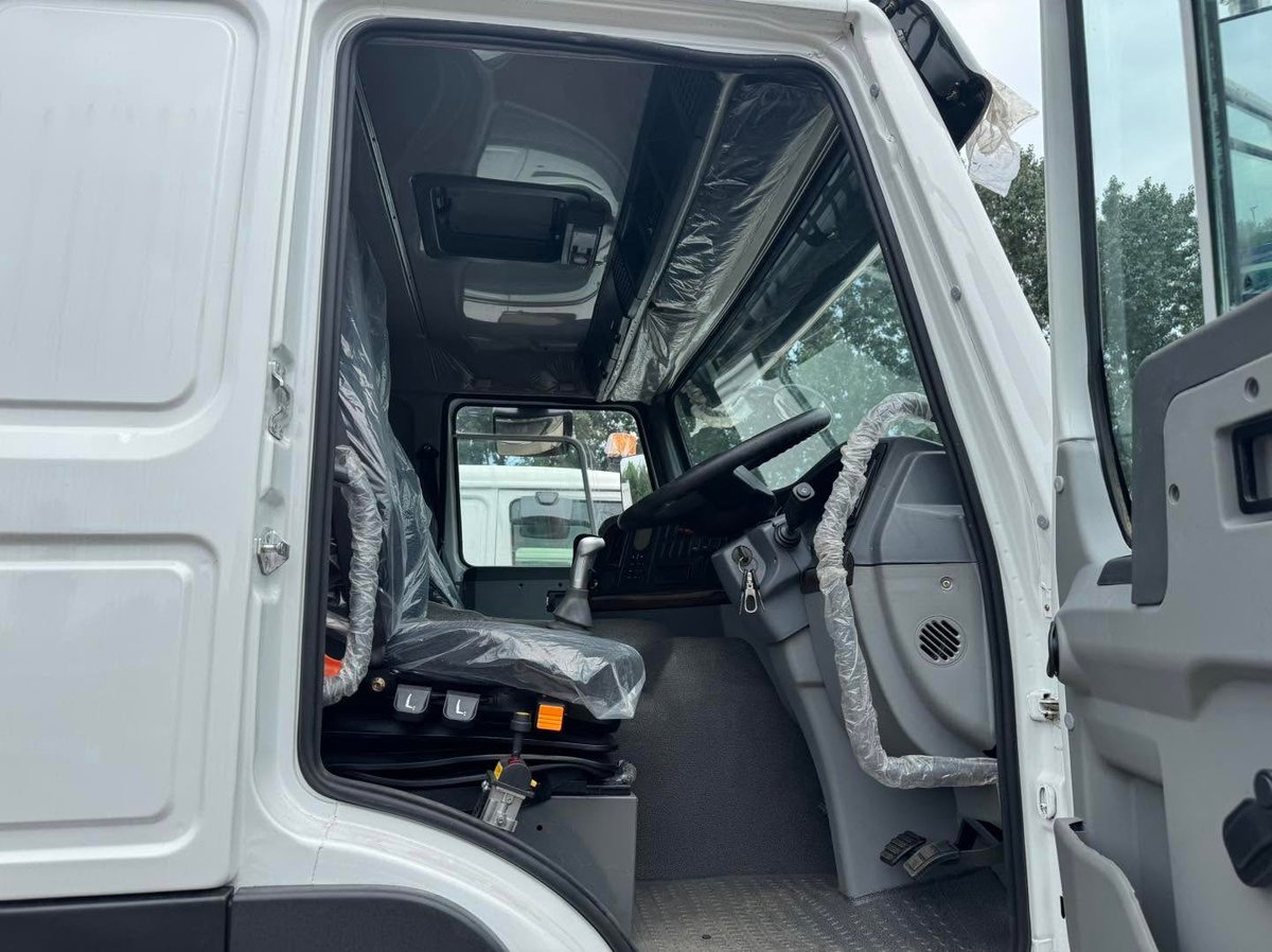 Truckbridge's tweet photo. Sinotruck Howo 380hp
$23k including shipping 
#howo #sinotruck #export
#truck https://t.co/JPt872UoBN