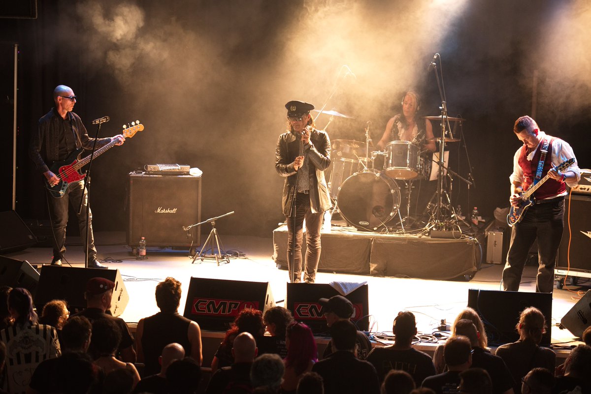 _BandAtlas_'s tweet photo. Nosferatu (Gothic Rock)

Nosferatu embraced classic vampiric themes, defining gothic rock true to its origins. Damien DeVille anchored the band through many vocalist changes (e.g., Gary Clarke, Louis DeWray), solidifying their dark, romantic vision. https://t.co/b98feIiCdC