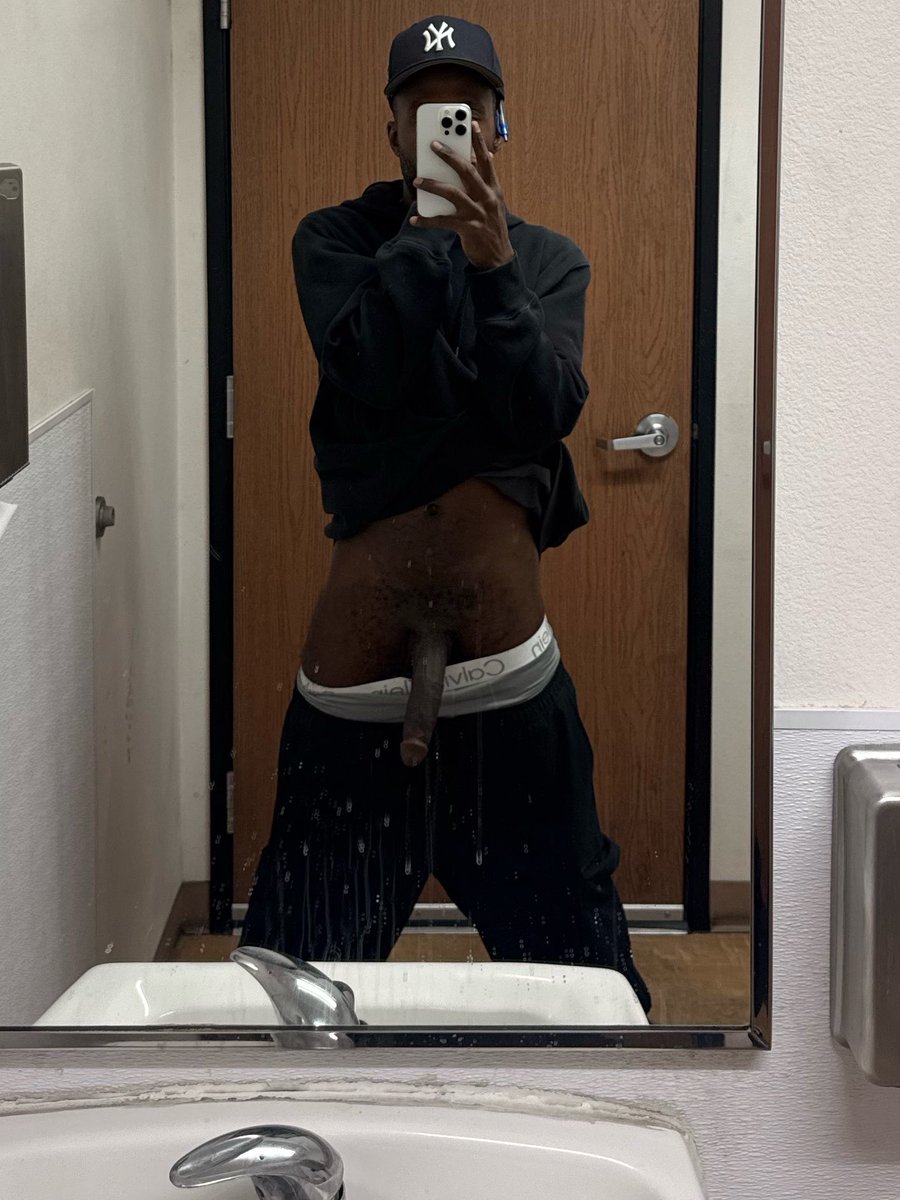 GAWDDDAAAMM's tweet photo. At work horny! Come suck my  dick on my lunch 😩 https://t.co/8LpmunD7Xf