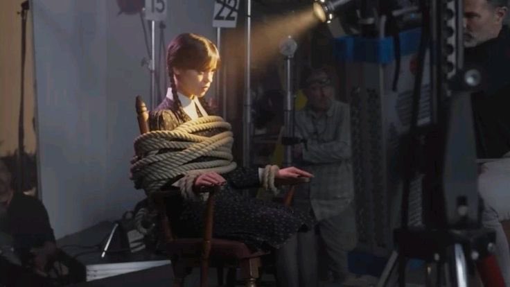 Stacyxoxo21's tweet photo. Some of my BTS of Jenna on the set of Wednesday 🖤 https://t.co/D8kFTtSktp