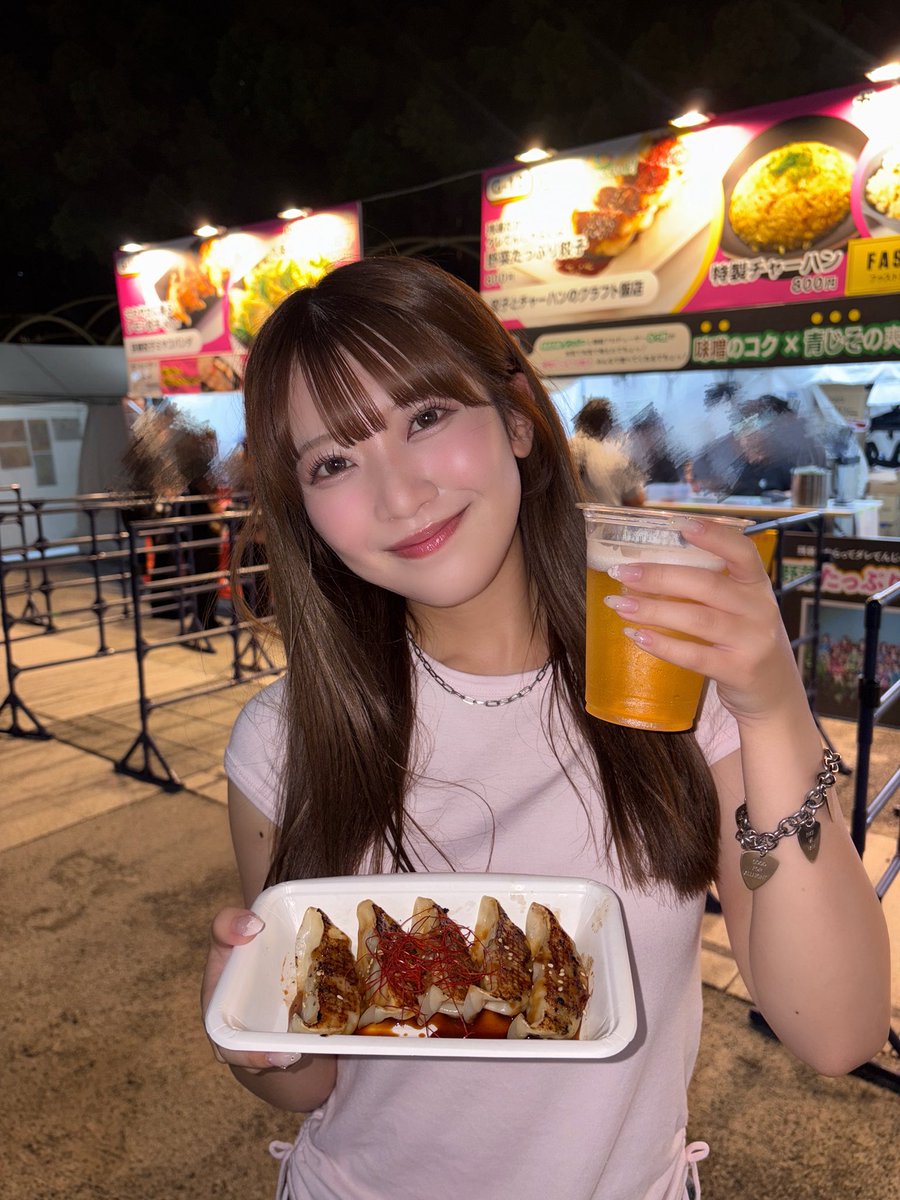 kyoka_shinohara's tweet photo. #クラフト餃子フェス 
行ってきました🥟

色んな種類があって楽しすぎた！たくさんたべたよー😼♡
餃子とビール最高🍺🥟☝🏻️🌟 https://t.co/51wpTIBTU3