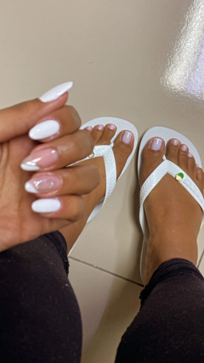 pierrecardan1's tweet photo. Corpinho x Pezinhos
#feetfetısh #feetworshi̇p #feetfetıshly #footfetısh #footjob #cumfeet #pezinhos #solinhas #soles #erome #amador #vazou #vazados #candid #minichat #omeagle #chudai https://t.co/OOyc6H6DHH
