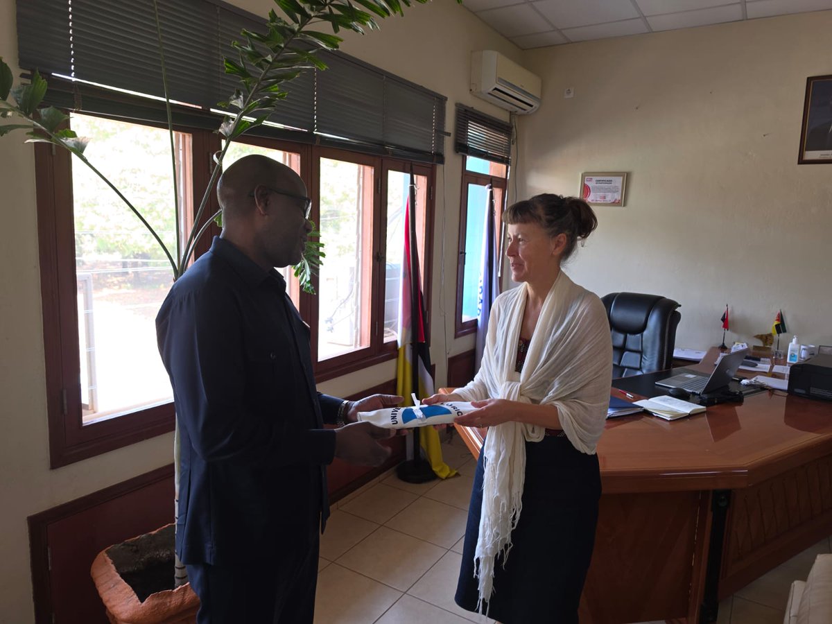 Uni_Lurio's tweet photo. O Reitor da UniLúrio, Eusébio Macete, recebeu académicas das universidades de Aveiro e Eduardo Mondlane, no âmbito de actividades de investigação sobre turismo na Ilha de Moçambique.

https://t.co/vUUzK8kxGs

#UniLúrio #Turismo #Investigação https://t.co/KH9r0hIgz7