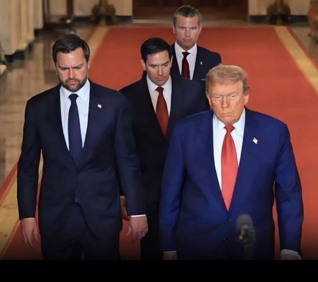 bluhue123's tweet photo. How much do you trust this team?

• 100%   
• 50%   
• 0% https://t.co/QZdInS9bRc